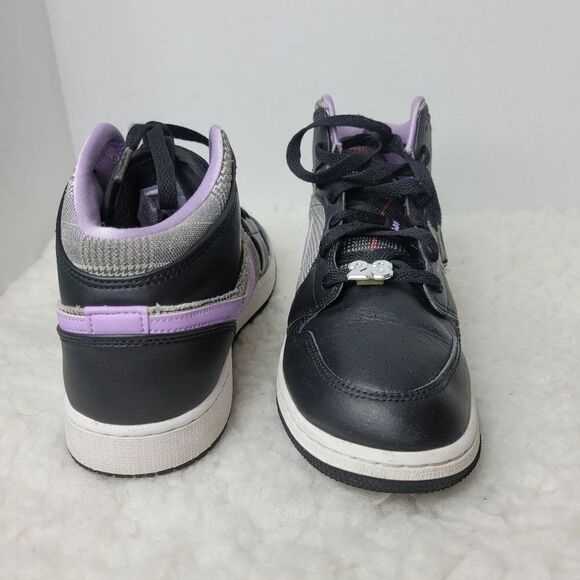 Nike Air Jordan 1 Mid SE Lilac Plaid GS Size 6.5Y (8W) DC7226-015 - Picture 6 of 9
